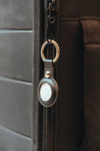 Findmate Dual attached to a bag